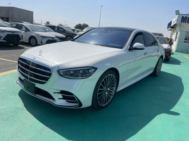 2024 Mercedes-Benz S 500 3.0-liter turbocharged inline-6 Engine White Black Sedan GCC Specs