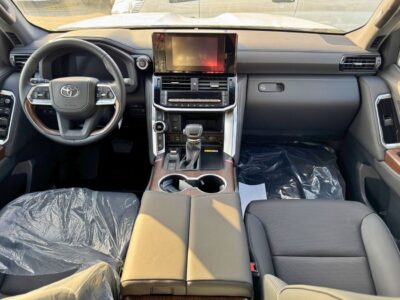 2025 Toyota Land Cruiser GXR 4.0 Litres 6 Cylinders Petrol Engine Black SUV GCC Specs Full Option