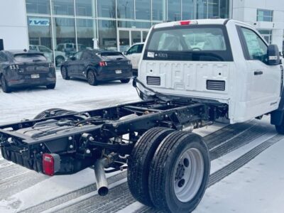 2026 FORD F-550 XL 6.7L 8 Cylinders DIESEL Engine 4X4 White Black Pickup Truck American Specs