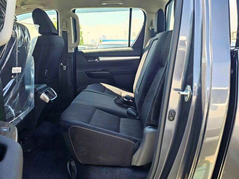 2026 Toyota Hilux SR5 TRD WOOD INTERIOR 4.0L PETROL V6 4WD Grey Black Pickup Truck GCC