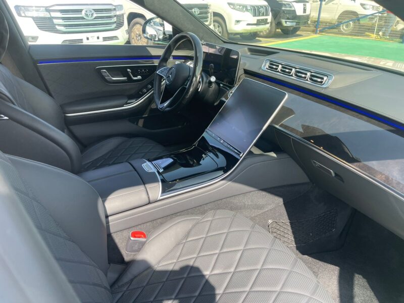 2024 Mercedes-Benz S 500 3.0-liter turbocharged inline-6 Engine White Black Sedan GCC Specs