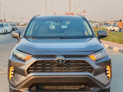 2019 TOYOTA RAV4 LE AWD 2.5 Litres V4 Petrol Engine Grey Black SUV American Specs
