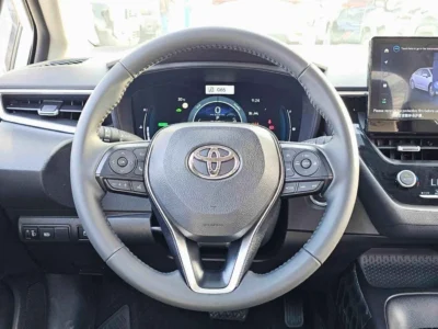 2025 Toyota Corolla XLI EXECUTIVE 1.8L V4 PETROL Engine White Black Sedan Chinese Specs