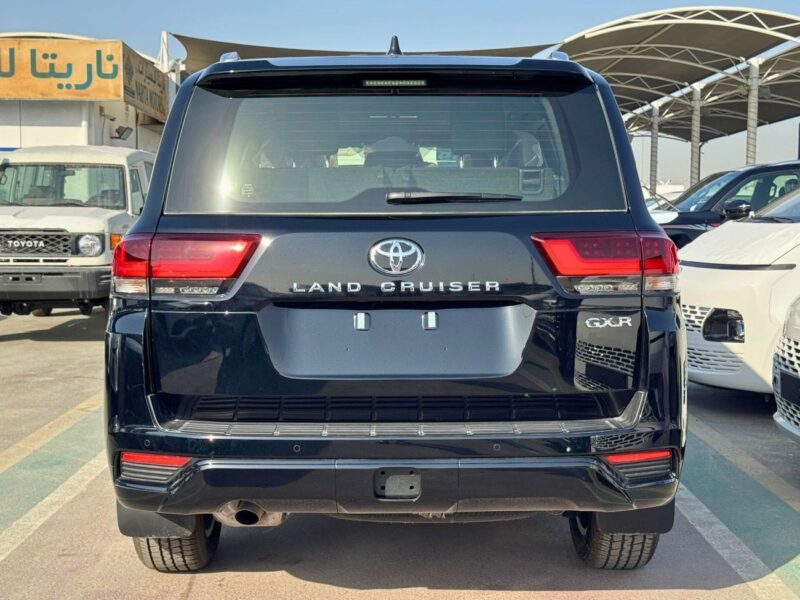 2025 Toyota Land Cruiser GXR 4.0 Litres 6 Cylinders Petrol Engine Black SUV GCC Specs Full Option