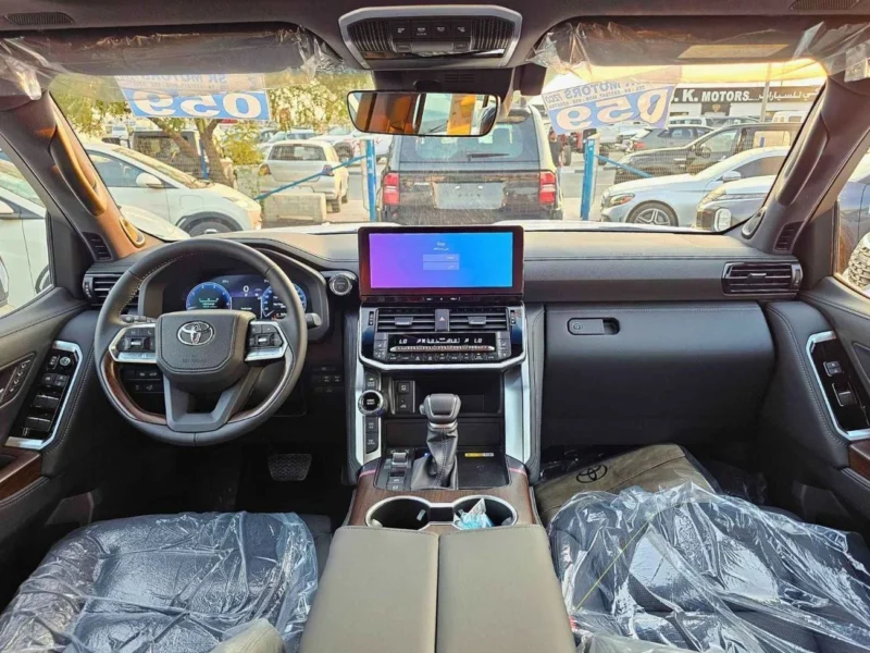 2025 Toyota Land Cruiser VX 3.5 Litres V6 PETROL Engine Black SUV GCC Specs
