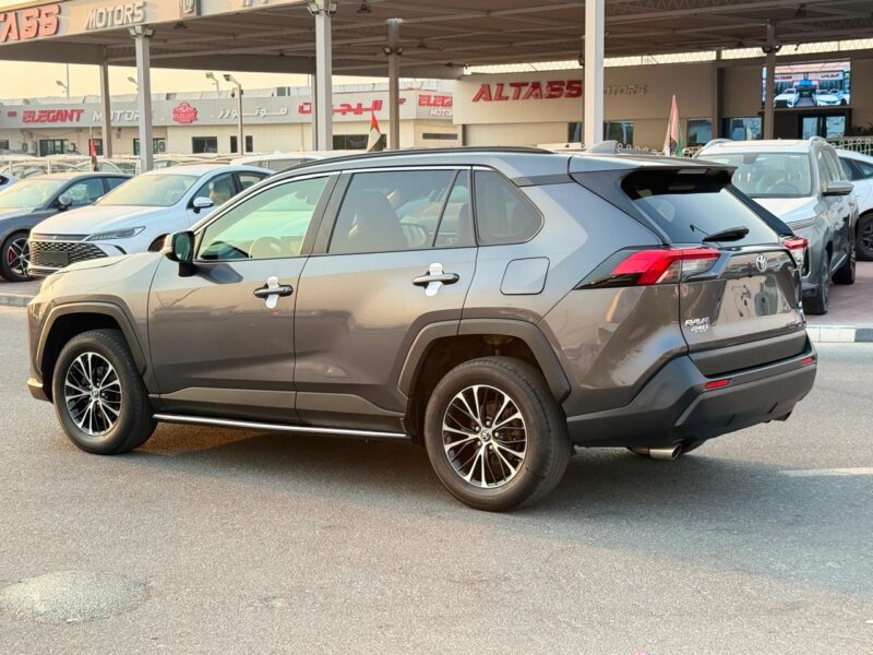 2019 TOYOTA RAV4 LE AWD 2.5 Litres V4 Petrol Engine Grey Black SUV American Specs