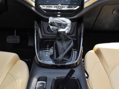 2024 Chevrolet Captiva 1.5-Liter Turbocharged 4-Cylinder Petrol Engine Black Tan SUV GCC