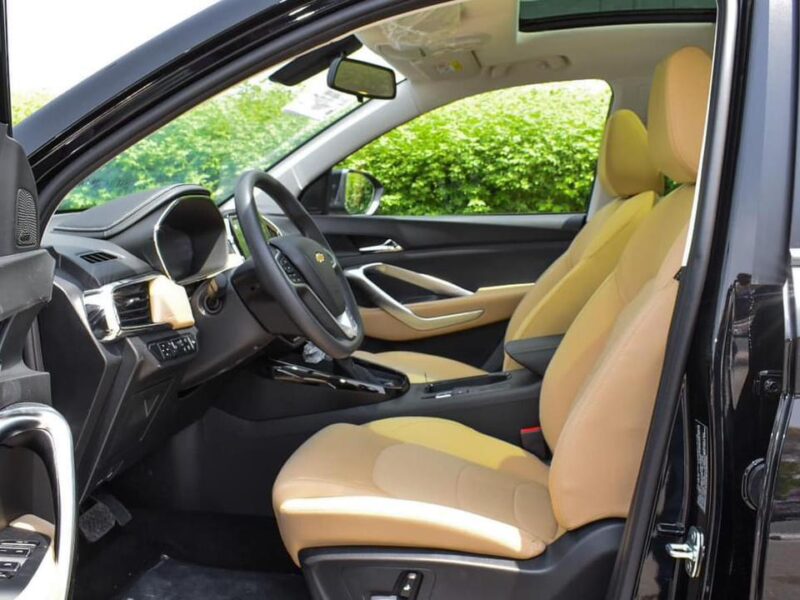 2024 Chevrolet Captiva 1.5-Liter Turbocharged 4-Cylinder Petrol Engine Black Tan SUV GCC