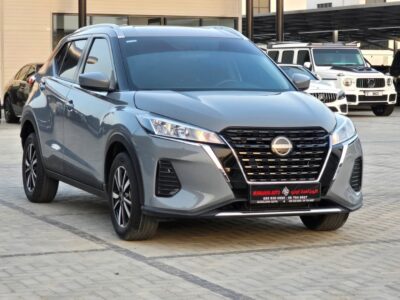 2024 Nissan Kicks 1.6 Litres 4 Cylinders Petrol Engine Grey Black SUV GCC Specs Automatic