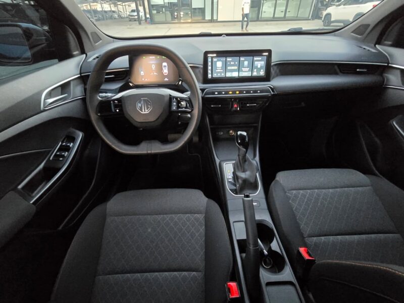 2025 MG MG3 1.5-litre 4-cylinder Petrol Engine Grey Black Hatchback GCC Specs