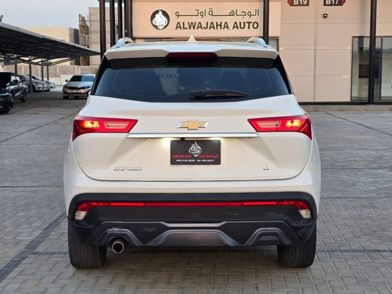 2022 Chevrolet Captiva 1.5-liter Turbocharged 4-Cylinder Petrol Engine White Black SUV