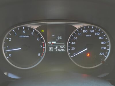 2024 Nissan Kicks 1.6 Litres 4 Cylinders Petrol Engine Grey Black SUV GCC Specs Automatic