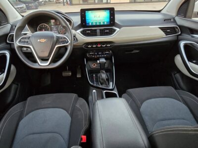 2022 Chevrolet Captiva 1.5-liter Turbocharged 4-Cylinder Petrol Engine White Black SUV