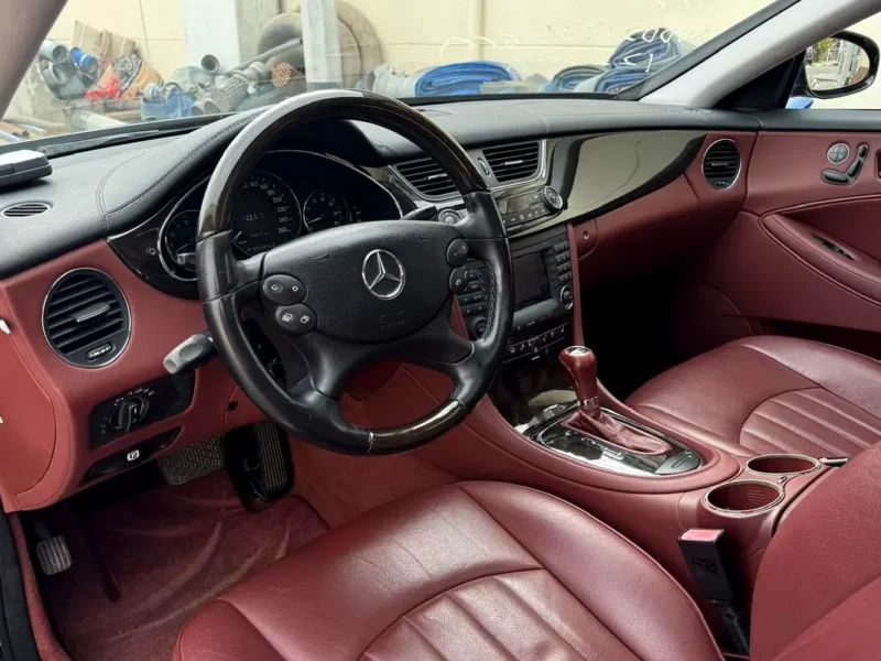 2008 Mercedes-Benz CLS-Class CLS 350 6 Cylinders Petrol Engine Black Red Sedan CLEAN TITLE