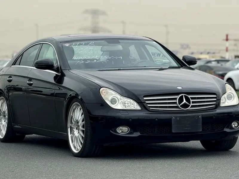 2008 Mercedes-Benz CLS-Class CLS 350 6 Cylinders Petrol Engine Black Red Sedan CLEAN TITLE