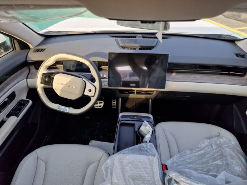 2024 Jetour Dashing 1.6-Litre Turbo Engine White Beige SUV GCC Specs Automatic