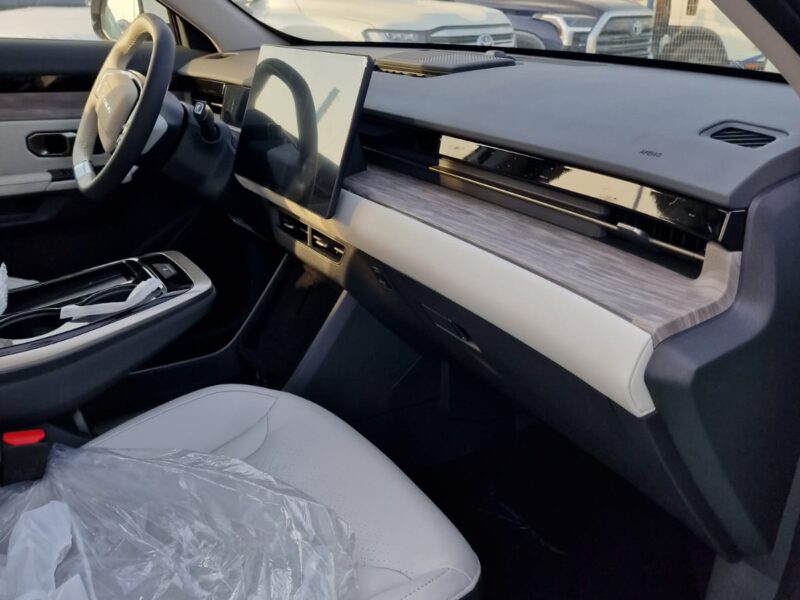 2024 Jetour Dashing 1.6-Litre Turbo Engine White Beige SUV GCC Specs Automatic