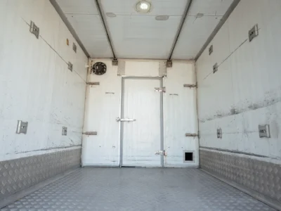 2022 Mitsubishi Canter Chiller Box 4.2L 4 Cylinders Diesel Engine White Black Truck GCC Specs