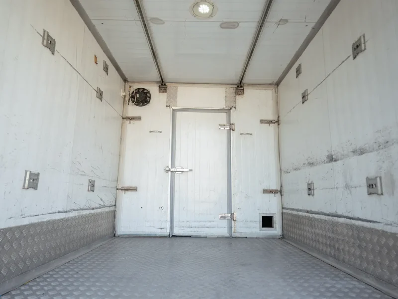 2022 Mitsubishi Canter Chiller Box 4.2L 4 Cylinders Diesel Engine White Black Truck GCC Specs