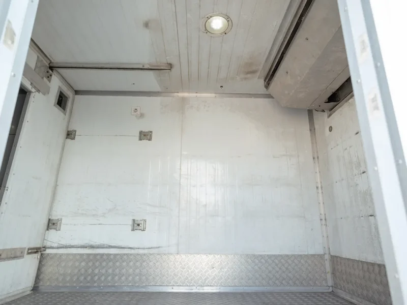 2022 Mitsubishi Canter Chiller Box 4.2L 4 Cylinders Diesel Engine White Black Truck GCC Specs