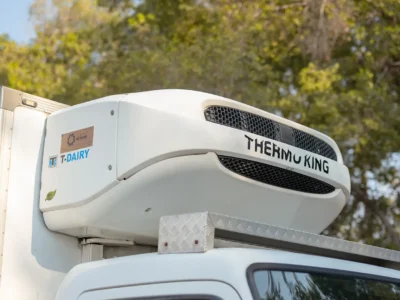 2022 Mitsubishi Canter Chiller Box 4.2L 4 Cylinders Diesel Engine White Black Truck GCC Specs