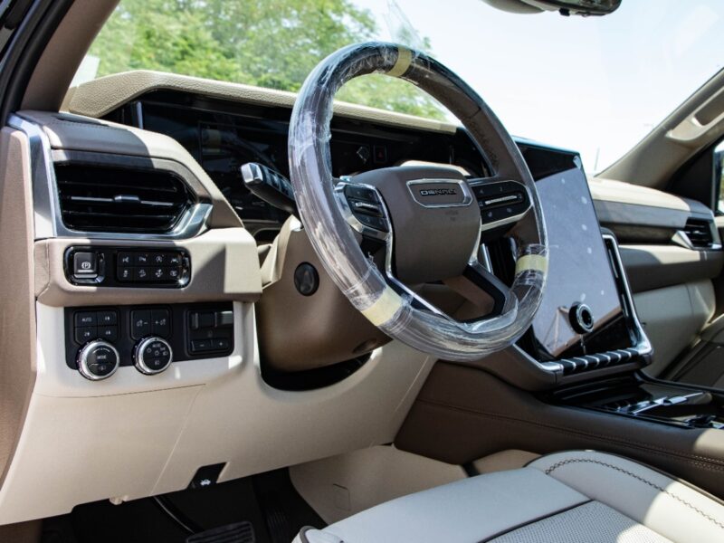 2026 GMC Yukon XL Denali 6.2 Litres EcoTec3 V8 Petrol Engine Black Beige SUV GCC Specs
