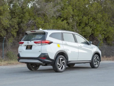2022 Toyota Rush EX 1.5 Litres 4 Cylinders Petrol Engine White Grey SUV GCC Specs