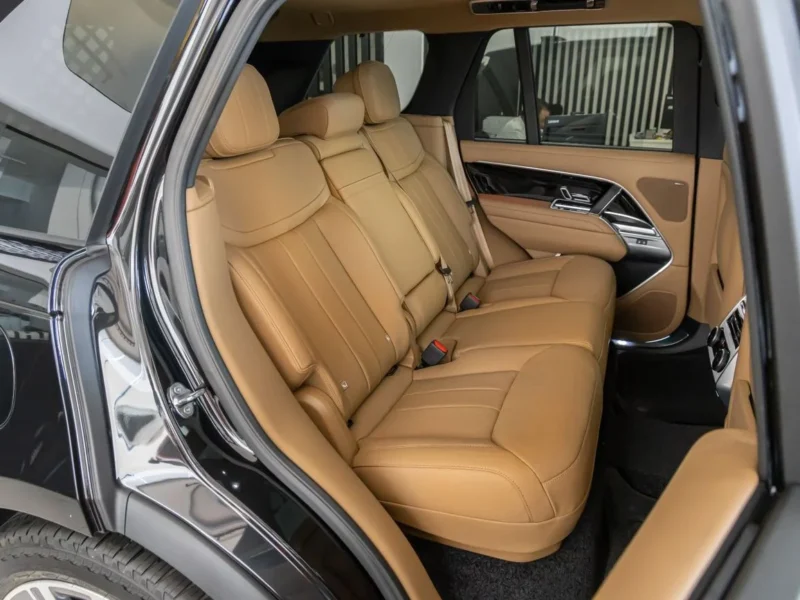 2026 Land Rover Range Rover Vogue SE P360 3.0L Turbocharged V6 Hybrid Engine Black Tan SUV GCC