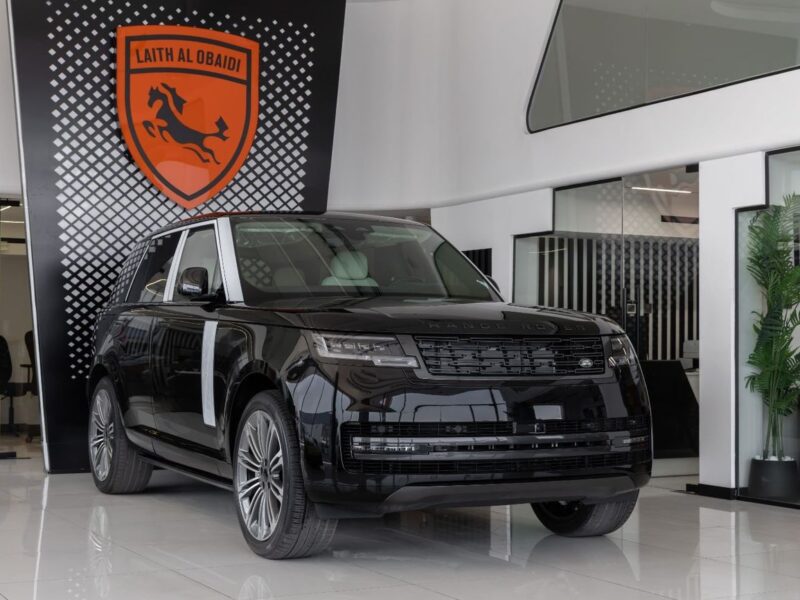 2026 Land Rover Range Rover HSE P530 Vogue Black Edition 4.4 L V8 Hybrid Engine Black Beige SUV GCC