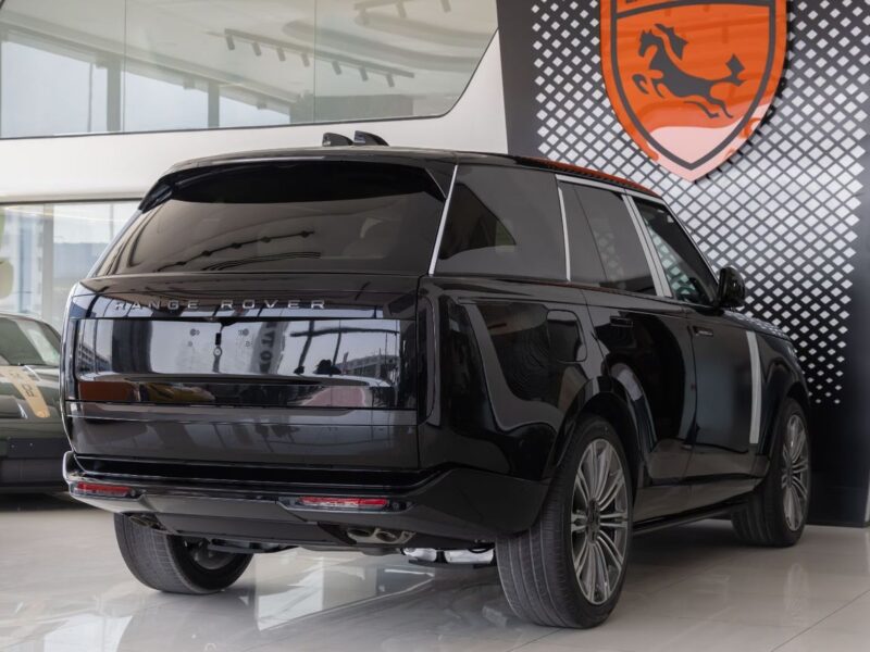 2026 Land Rover Range Rover HSE P530 Vogue Black Edition 4.4 L V8 Hybrid Engine Black Beige SUV GCC