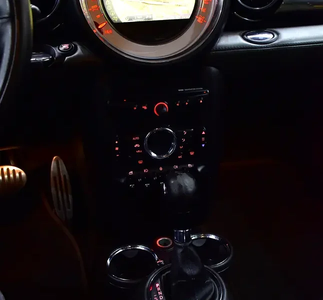 2013 MINI Cooper Cooper S 4 Cylinders Petrol Engine Blue Black Hatchback GCC Specs Automatic