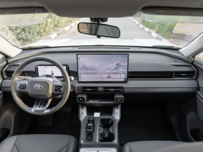 2026 Toyota RAV 4 XSE 2.5 Litres 4 Cylinders Hybrid Engine White Black SUV Chinese Specs Full Option