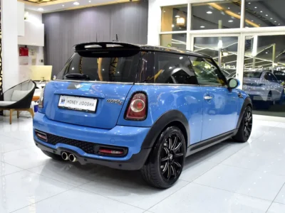 2013 MINI Cooper Cooper S 4 Cylinders Petrol Engine Blue Black Hatchback GCC Specs Automatic