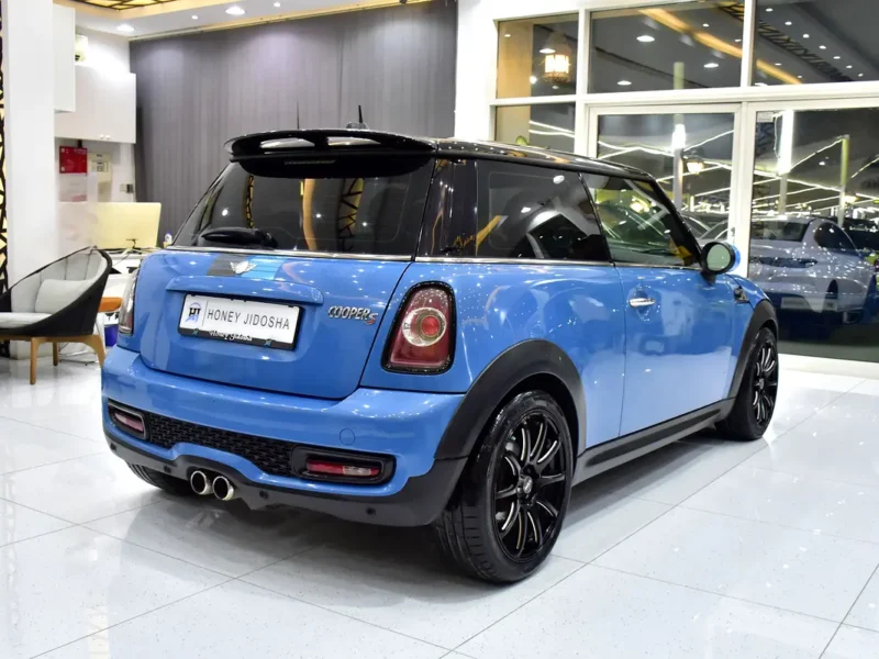 2013 MINI Cooper Cooper S 4 Cylinders Petrol Engine Blue Black Hatchback GCC Specs Automatic