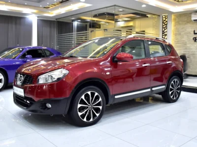 2013 Nissan Qashqai LE 4 Cylinders Petrol Engine Red Beige Crossover GCC Specs Automatic