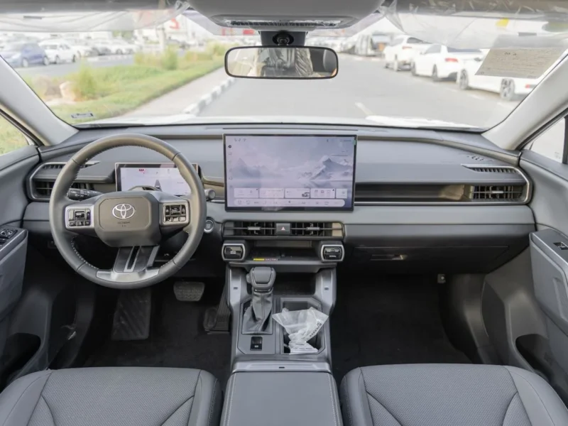 2026 Toyota RAV 4 Luxury 2.0 Litres 4-Cylinder Petrol Engine White Black SUV Chinese Specs Automatic