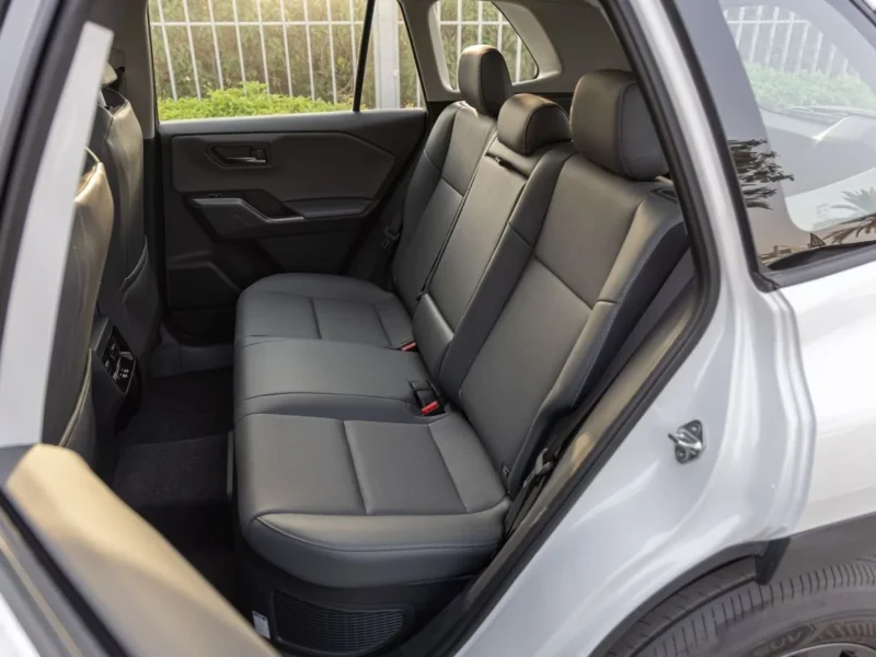 2026 Toyota RAV 4 XSE 2.5 Litres 4 Cylinders Hybrid Engine White Black SUV Chinese Specs Full Option