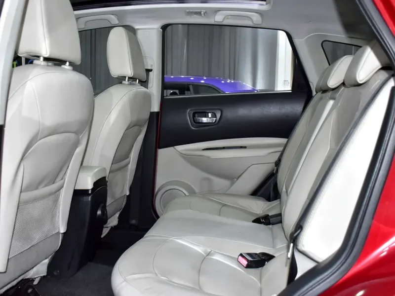 2013 Nissan Qashqai LE 4 Cylinders Petrol Engine Red Beige Crossover GCC Specs Automatic