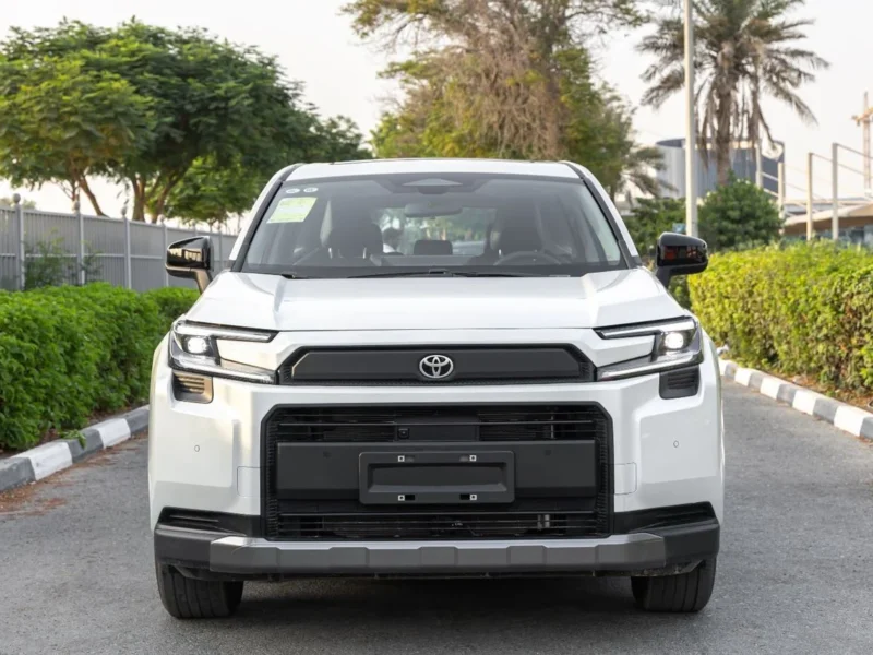 2026 Toyota RAV 4 XSE 2.5 Litres 4 Cylinders Hybrid Engine White Black SUV Chinese Specs Full Option