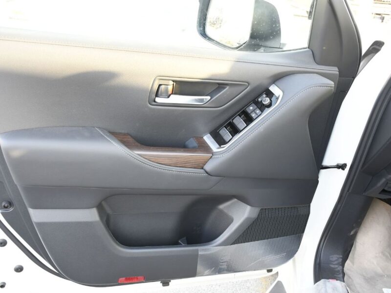 2026 Toyota Land Cruiser GXR 3.5L 6 Cylinders HEV Engine White Black SUV GCC Specs Full Option