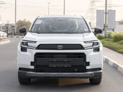 2026 Toyota RAV 4 Luxury 2.0 Litres 4-Cylinder Petrol Engine White Black SUV Chinese Specs Automatic