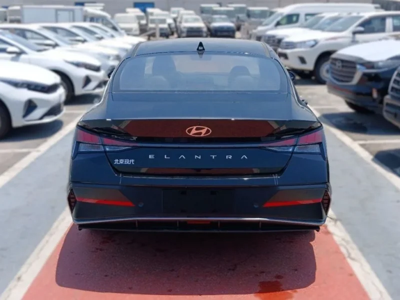 2025 Hyundai Elantra COMFORT 1.5 Litres 4 Cylinders Petrol Engine Black Sedan Chinese Specs