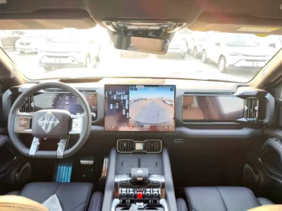 2025 BYD Leopard 8 Flagship 4 Cylinders Plug-In Hybrid Black SUV Chinese Specs Automatic