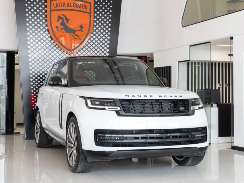 2026 Land Rover Range Rover HSE P400 3.0 Litres V6 Petrol Engine White Maroon SUV GCC Specs