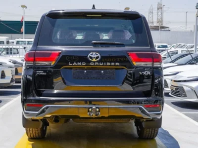 2026 Toyota Land Cruiser VXR 3.5-liter Twin-Turbocharged V6 Petrol Engine Black Red SUV GCC Specs