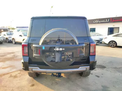 2025 BYD Leopard 8 Flagship 4 Cylinders Plug-In Hybrid Black SUV Chinese Specs Automatic