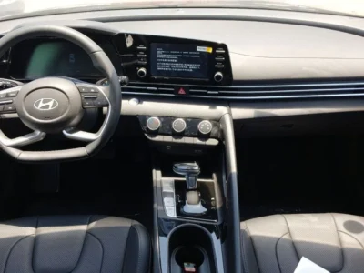 2025 Hyundai Elantra COMFORT 1.5 Litres 4 Cylinders Petrol Engine Black Sedan Chinese Specs