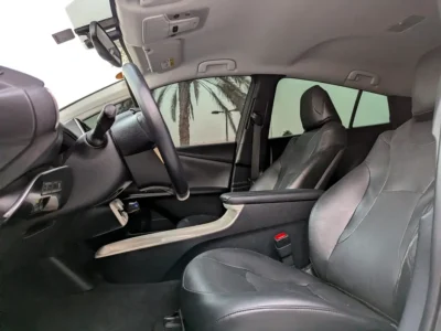 2017 Toyota Prius Iconic 4 Cylinders Petrol Engine White Black Hatchback GCC Specs Full Option