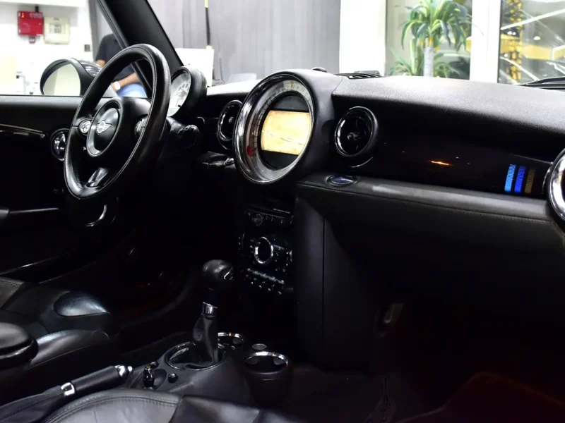 2013 MINI Cooper Cooper S 4 Cylinders Petrol Engine Blue Black Hatchback GCC Specs Automatic