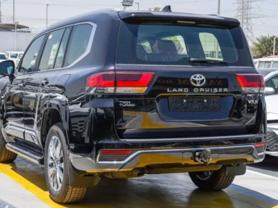 2026 Toyota Land Cruiser VXR 3.5-liter Twin-Turbocharged V6 Petrol Engine Black Red SUV GCC Specs